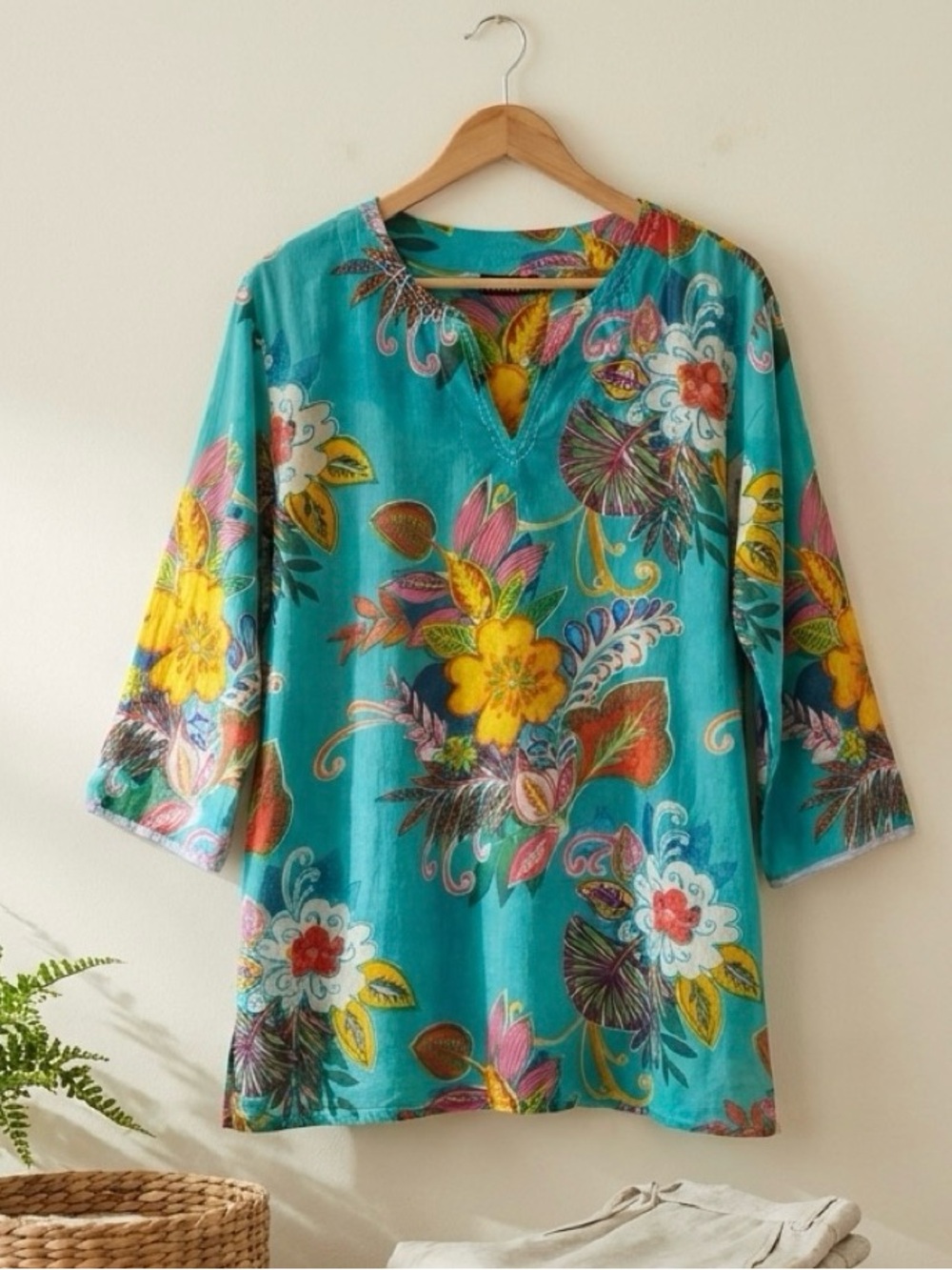 Turquoise Floral V-Neck Tunic with Three-Quarter Sleeves